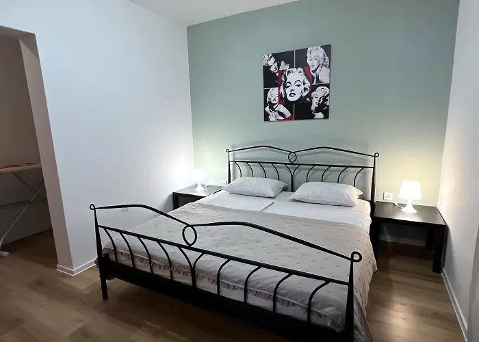 Serenity Apartments Cb
