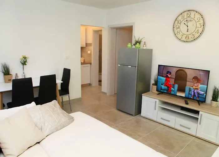 Serenity Apartments Cb